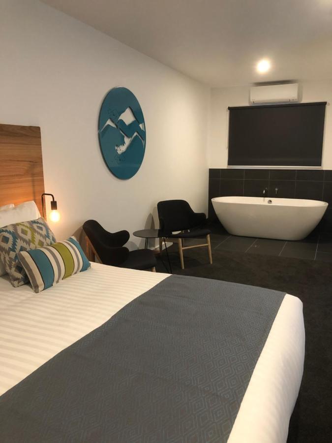 Bright Colonial Motel エクステリア 写真